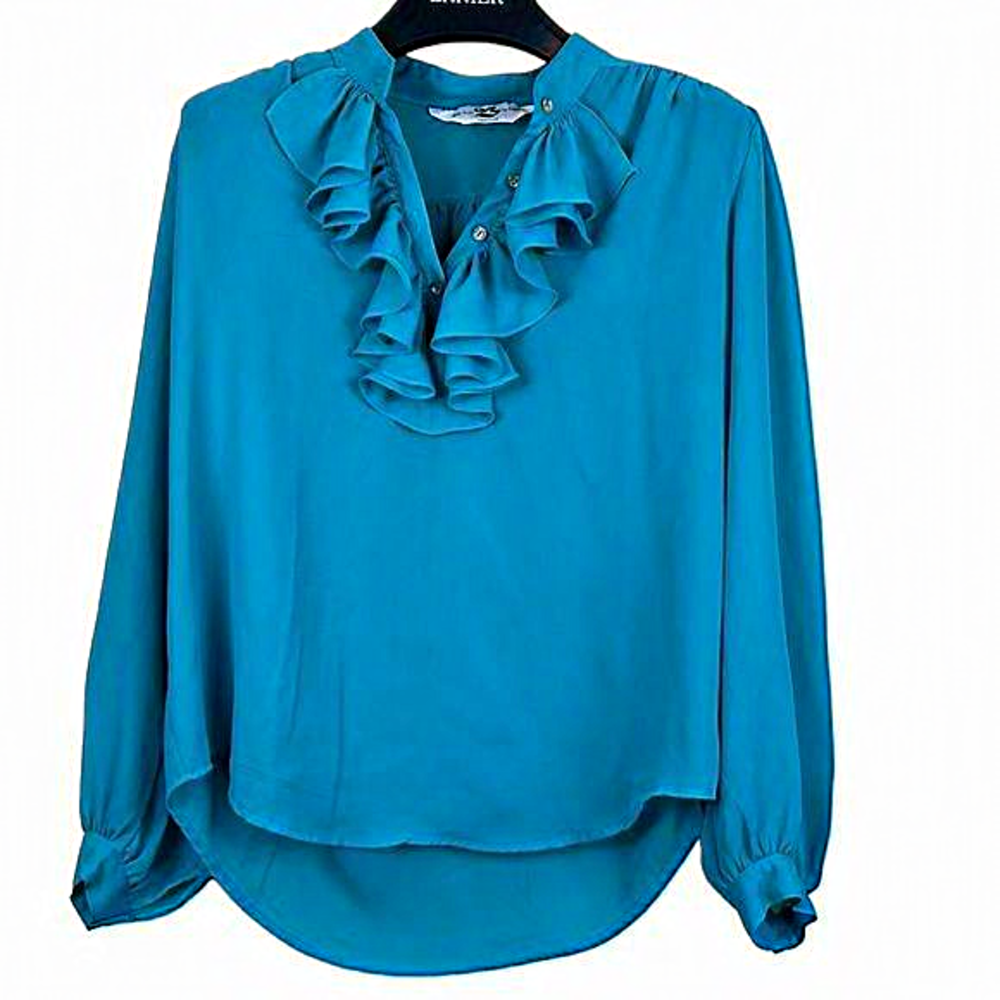 The‎ Bay women’s ruffled v-neck lightweight blouse size 14
